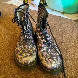 Vintage floral docs